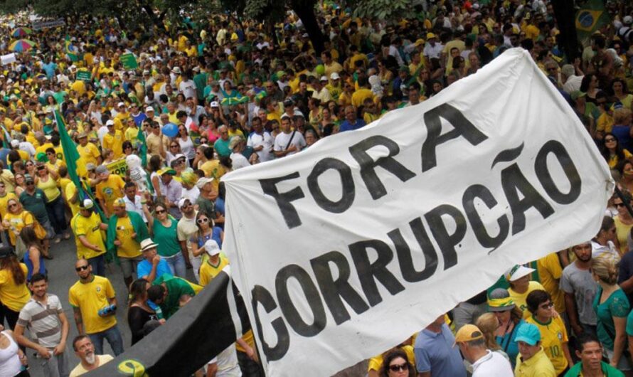 Unidos Por Justicia: Exigiendo que los Políticos Brasileños Rindan Cuentas