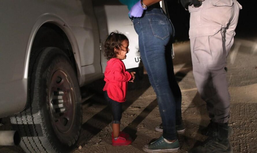 «Es hora de que Estados Unidos ponga fin al sufrimiento de los inmigrantes: El fin de la política de separación de familias».