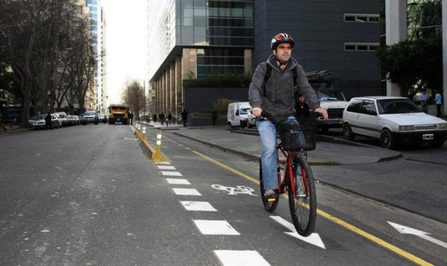 Protegiendo a los peatones de los ciclistas irresponsables: El pedido de los vecinos argentinos