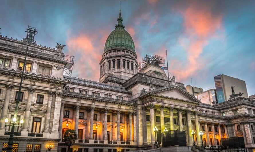 Solidaridad y Unidad: El Pueblo Argentino Exige a Sus Representantes Políticos Reducir Sus Haberes Salariales