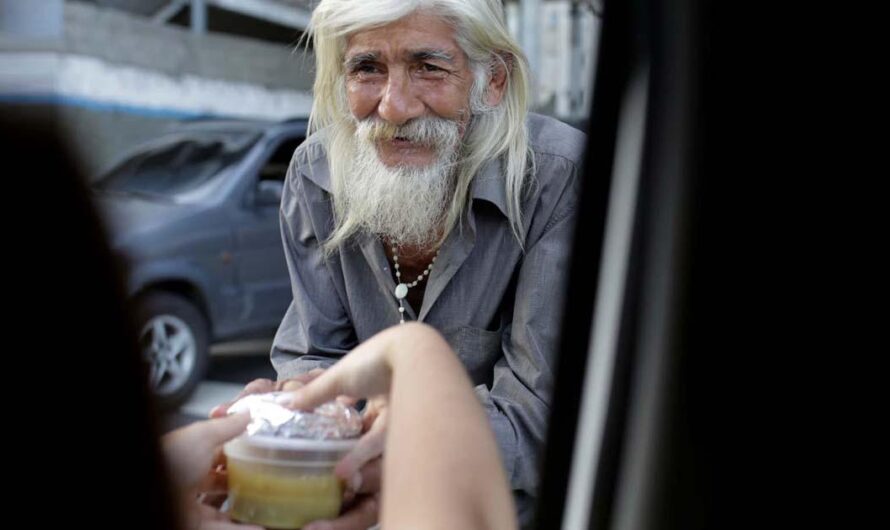 Uniéndonos para salvar a los ancianos de la calle: El Gobierno Nacional debe destinar fondos para los refugios