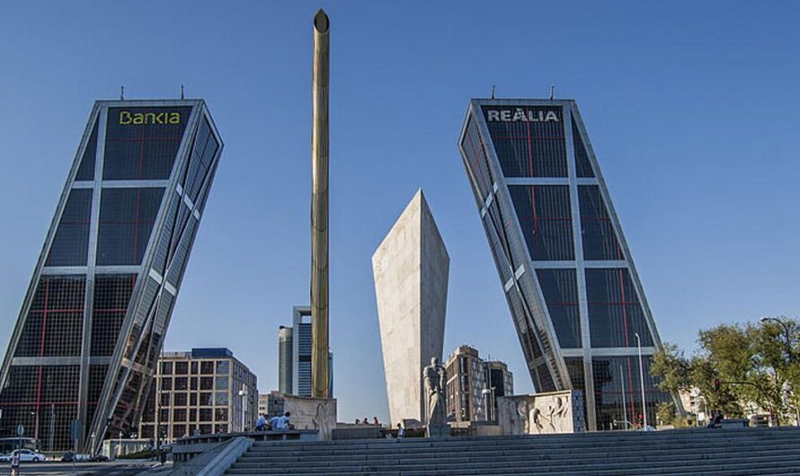 La Plaza de Castilla de Madrid recuperará su antiguo encanto tras la decisión del Ayuntamiento de retirar el obelisco.