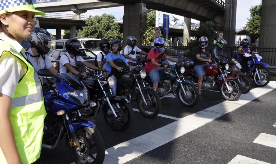 Medidas urgentes para regular el tránsito de motos en la ciudad de Argentina: Garantizar la seguridad de los peatones